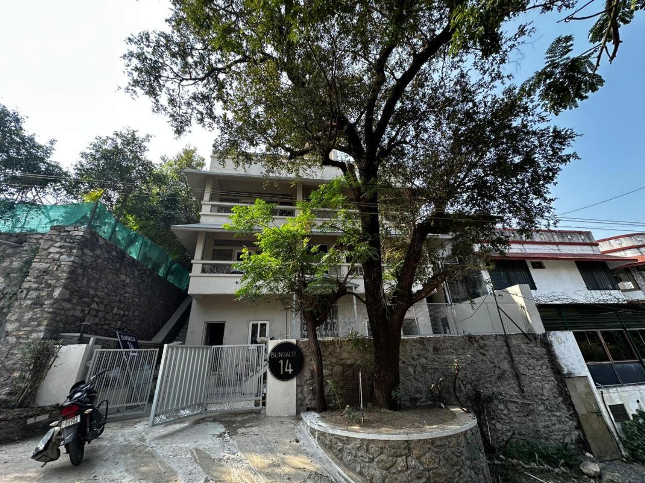 Bunglow 14, Rooms With Balcony Ábú-hegy Kültér fotó